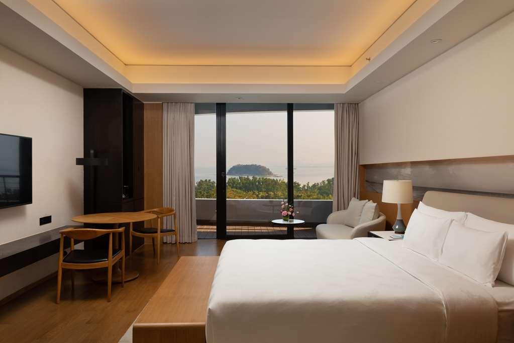 Ln Garden Hotel Nansha Guangzhou Room photo
